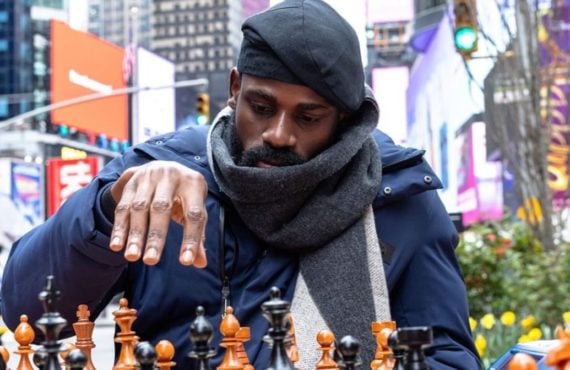 Tunde Onakoya breaks world record for longest chess marathon